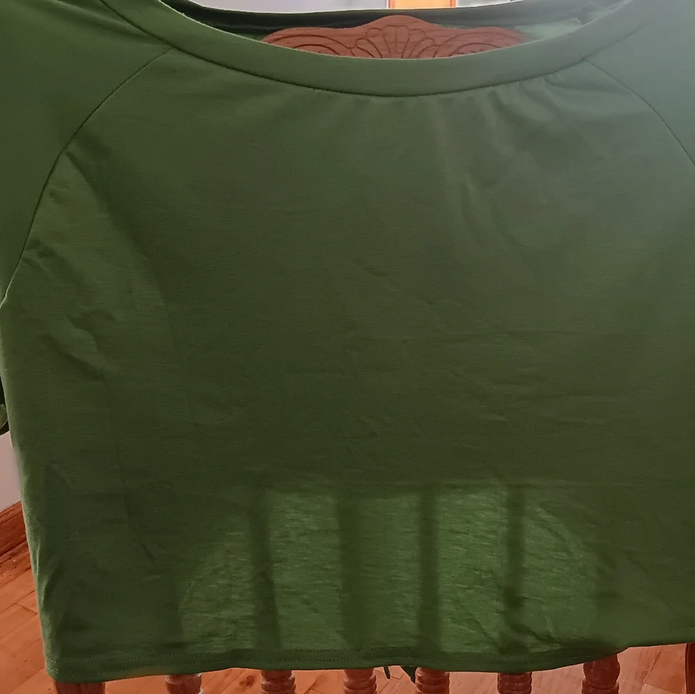 Crop Top Short Set XL - Picture 2 of 6